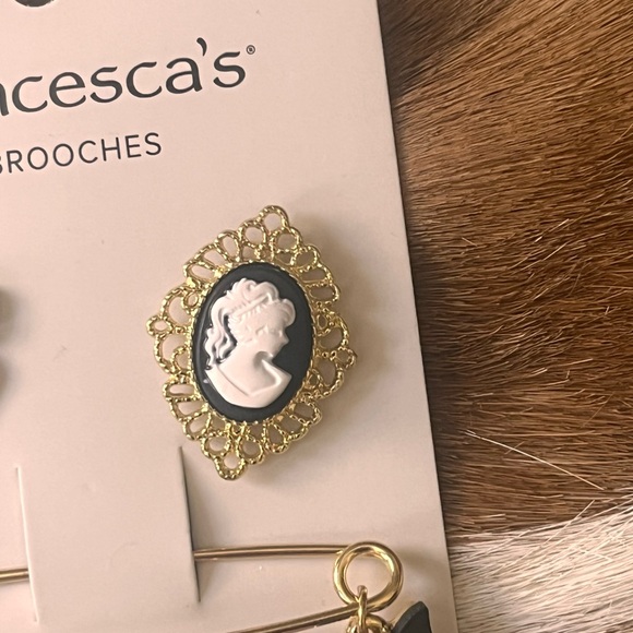 🆕 🎉 francesca’s black & gold victorian cameo, bow, & safety pin brooch set of 3 - Picture 6 of 9